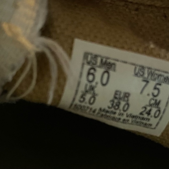 Vans - Picture 11 of 12